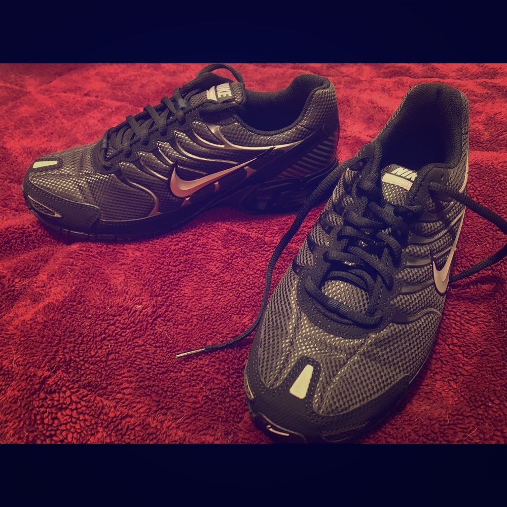 Nike Men’s Air Max Torch 4 Running Shoes
